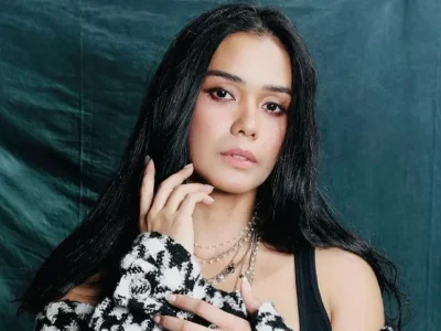 film-kamu-tidak-sendiri-adinia-wirasti