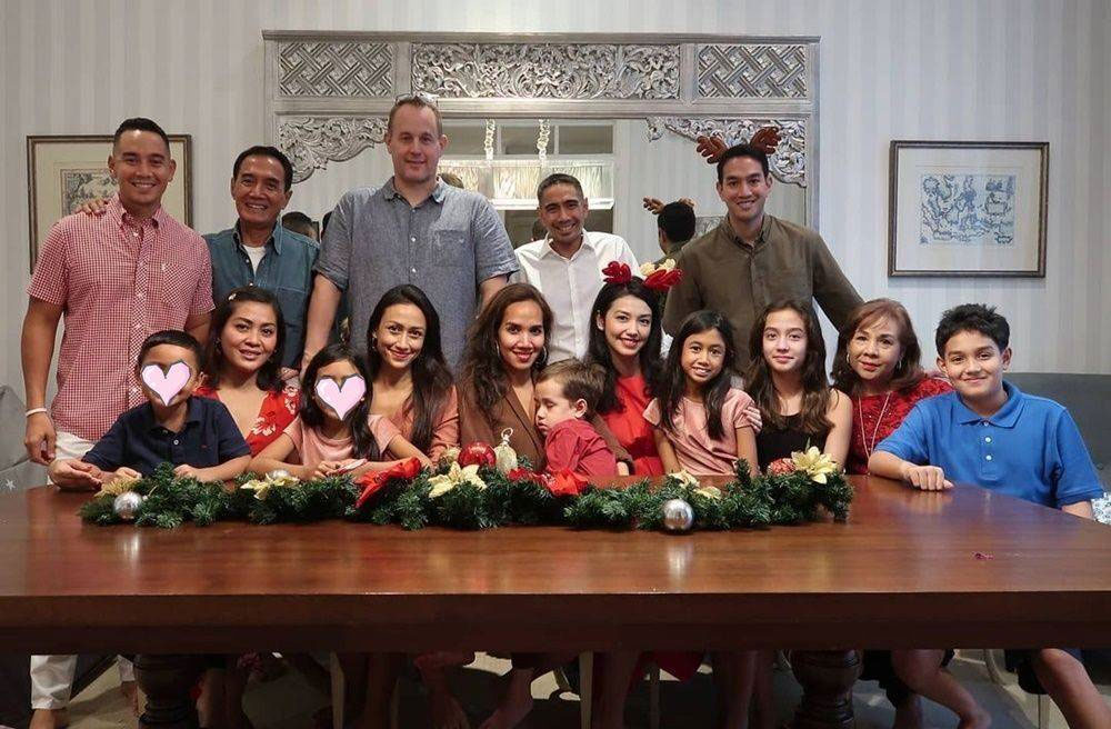 foto-mesra-zakry-sulisto-dan-velove-vexia-saat-masih-pacaran-natal-agama