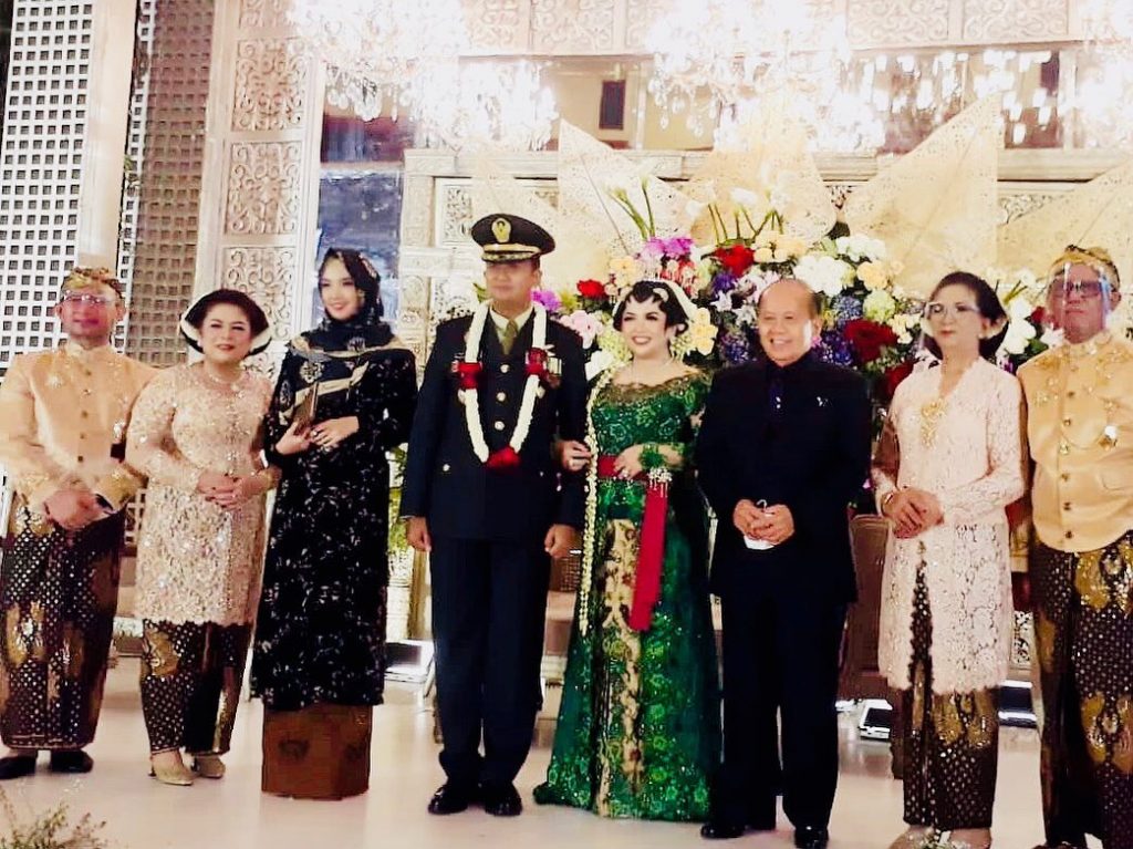 foto pernikahan pesta pedang pora joy tobing