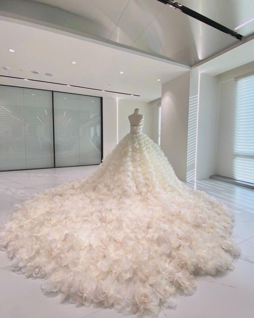gaun-pengantin-taylor-swift-di-video-klip-i-bet-you-think-about-me