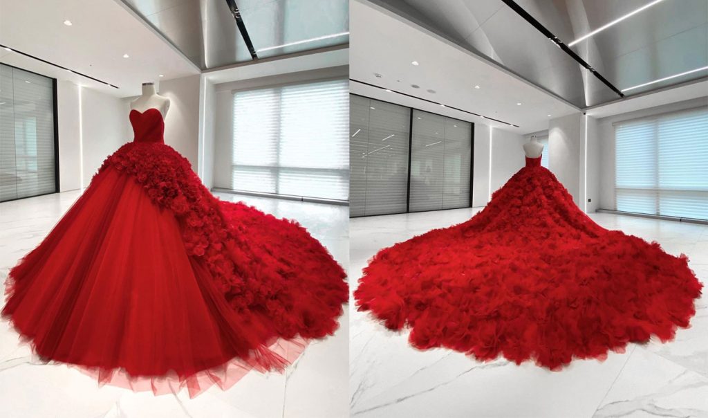 gaun-pengantin-taylor-swift-di-video-klip-i-bet-you-think-about-me-merah-putih