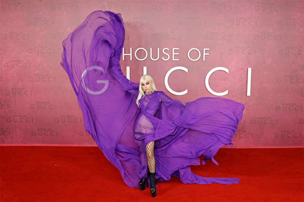 gaya-lady-gaga-di-premiere-penayangan-perdana-film-house-of-gucci-london