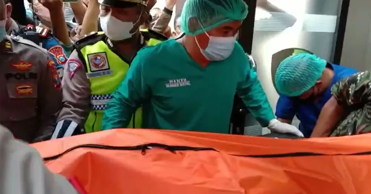 Jenazah Vanessa Angel dan Bibi Tiba di RS Bhayangkara Surabaya