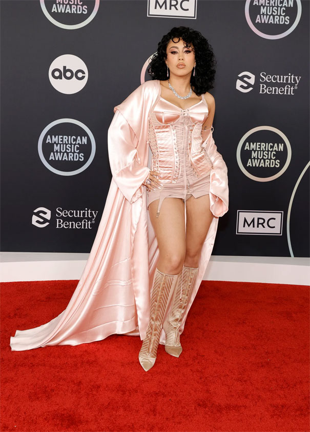 kali-uchis-ama-american-music-awards-2021