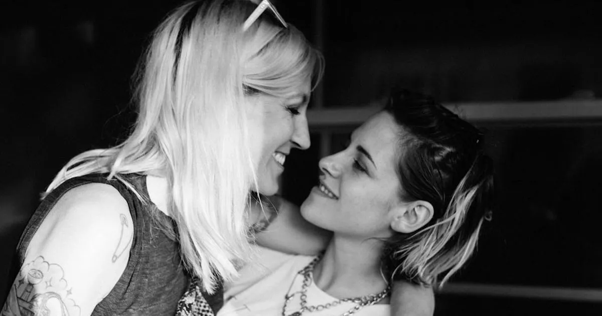 Segera Menikah, Intip Kemesraan Kristen Stewart dan Pacar Perempuannya!
