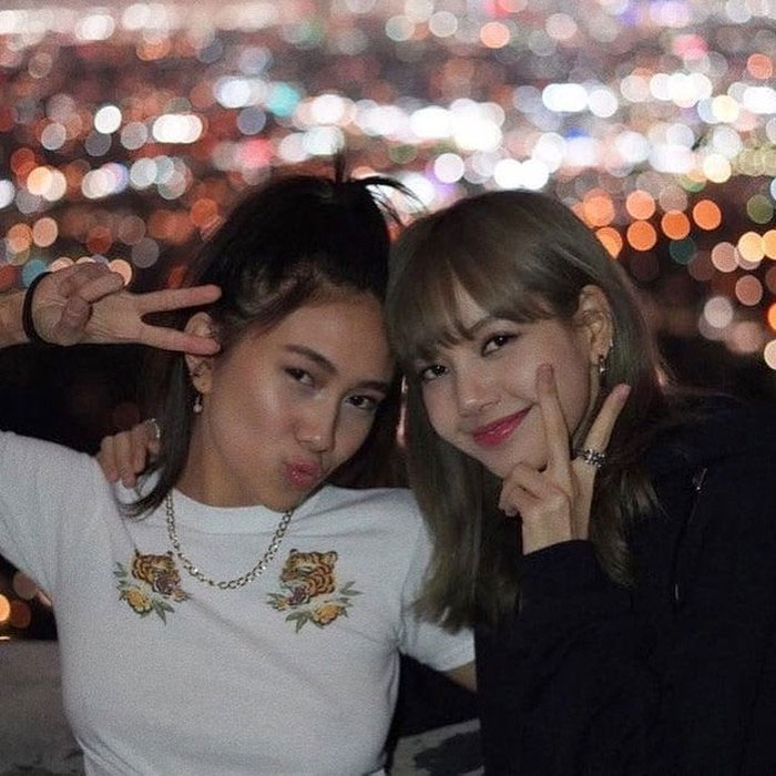 lisa-blackpink-dan-niki-zefanya-1