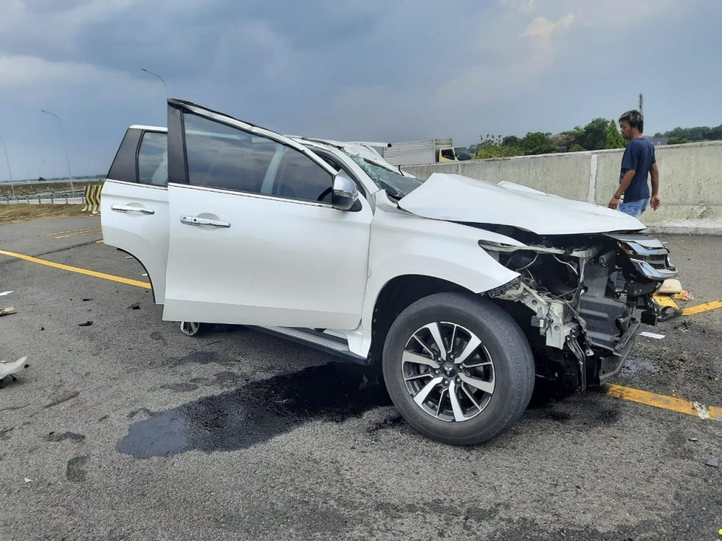 mobil kecelakaan vanessa angel meninggal dunia