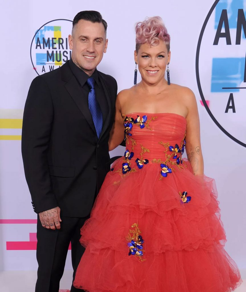 pink-carey-hart-seleb-artis-hollywood-clbk-balikan-dengan-mantan