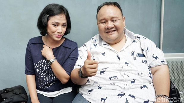 rony-dozer-dikirm-guna-guna-santet-kaki-bengkak
