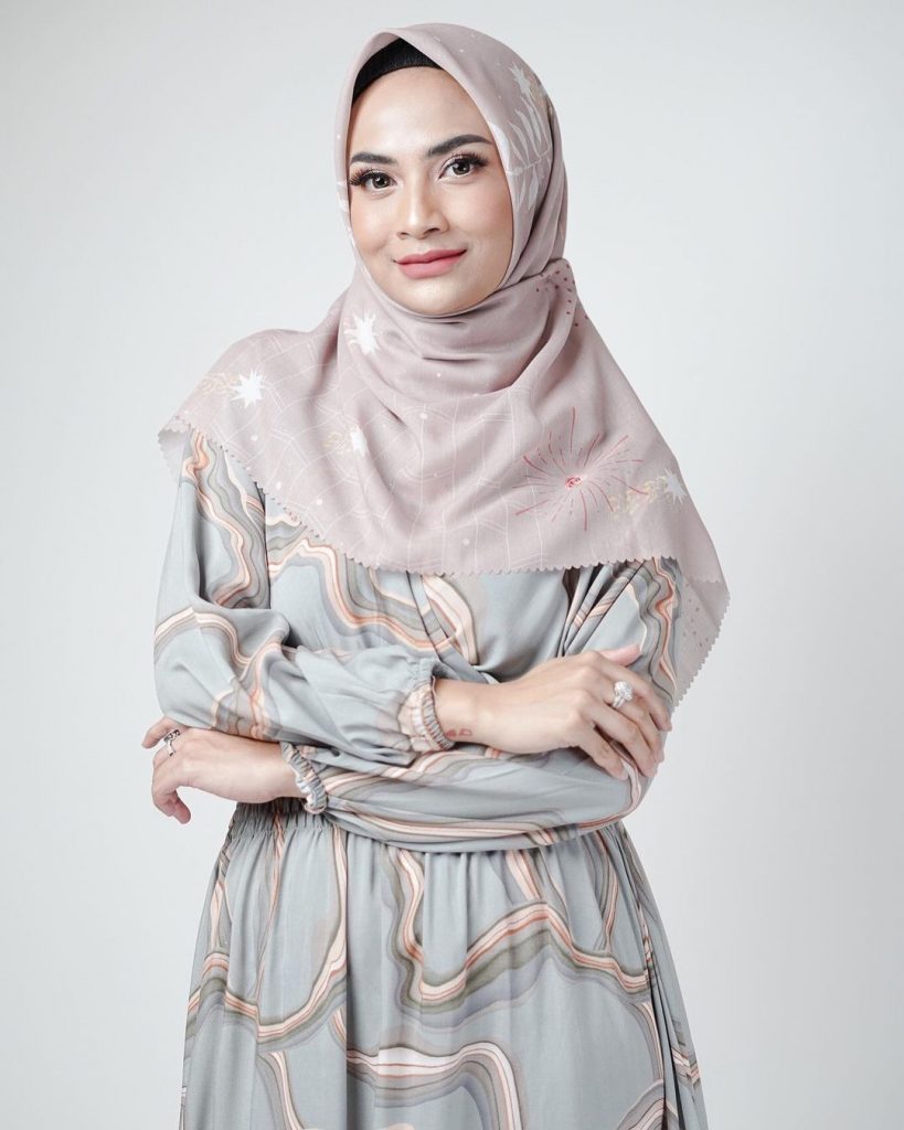 vanessa angel meninggal dunia hijab foto