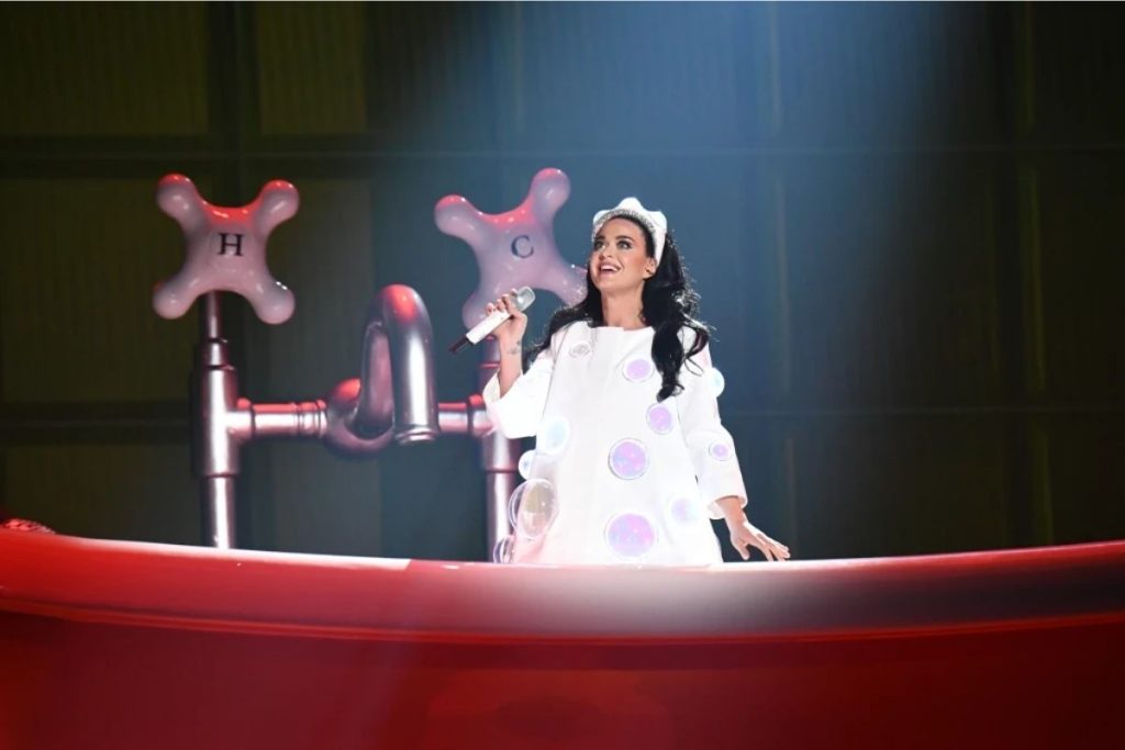 gelembung busa katty perry