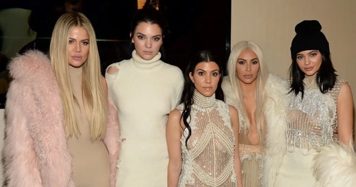 Mayatnya Ditemukan di Mobil. Ini Kronologi Pembunuhan Sadis Manajer Kim Kardashian