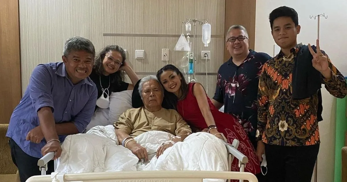 Kabar Duka, Ayah Nirina Zubir Meninggal Dunia