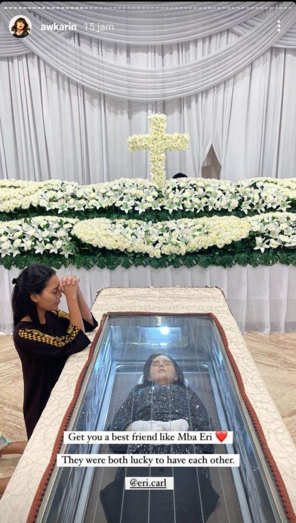 Prosesi Pemakaman Laura Anna