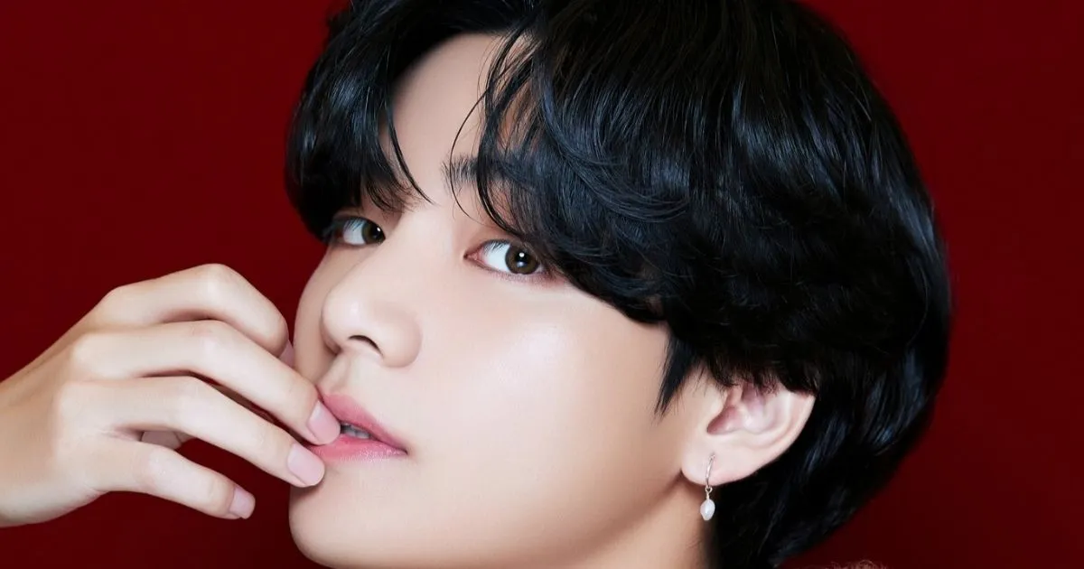 Heboh! Taehyung BTS Telanjang Dada dan Berkumis Tipis. Bikin ARMY Sesak Nafas!