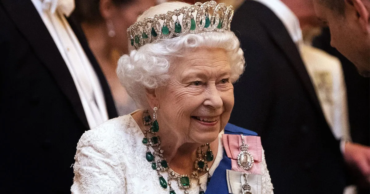 Ratu Elizabeth Akhirnya Dipecat
