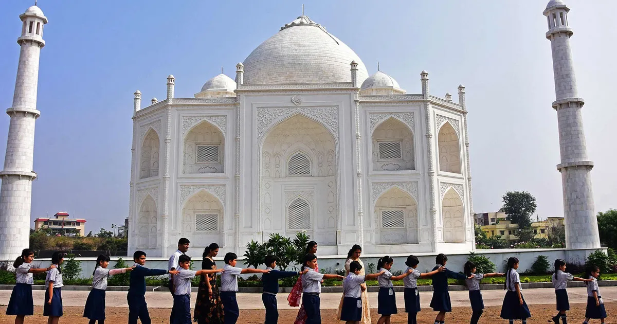 Sayang Istri, Pria India Habiskan Miliaran Rupiah untuk Bangun Replika Taj Mahal. Yuk Intip Kemegahannya!