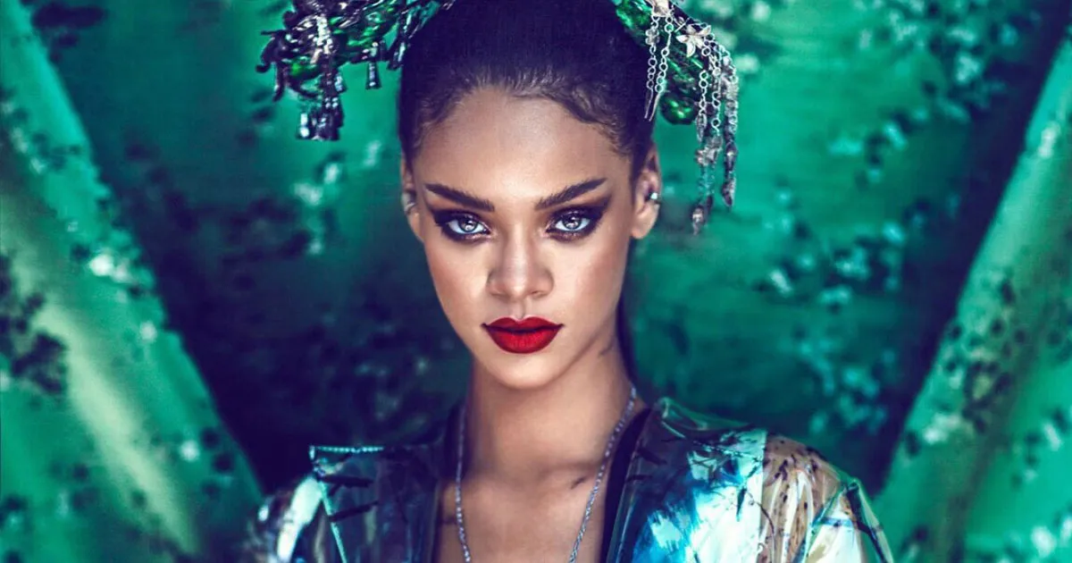 Rihanna Dinobatkan Sebagai Pahlawan Nasional
