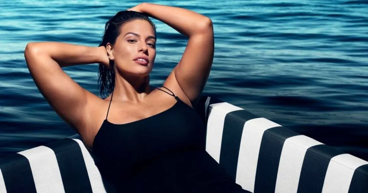 Congratulation! Model Cantik Ashley Graham Akhirnya Melahirkan Bayi Kembar di Rumah. Bagaimana Kondisinya?