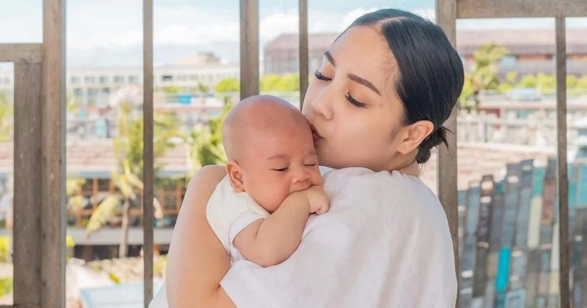 3 Koleksi Stroller Mewah Nagita Slavina. Harganya Bisa Buat Umroh Sekeluarga