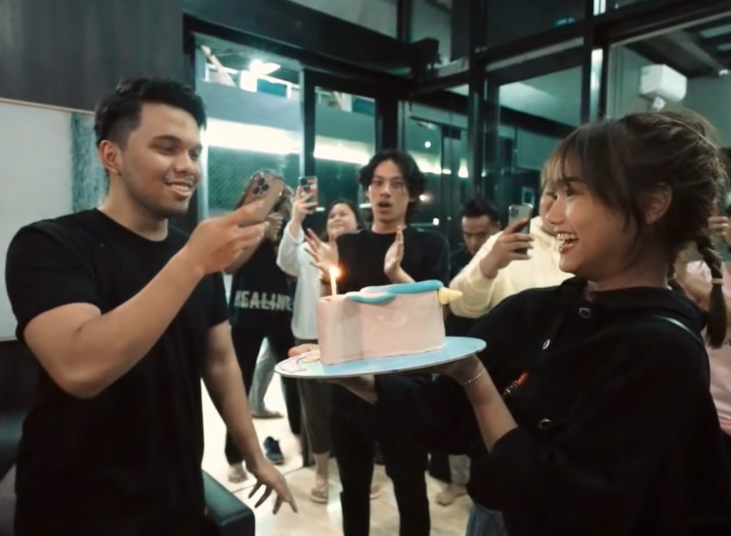 fuji-kasih-kejutan-ulang-tahun-ke-thariq