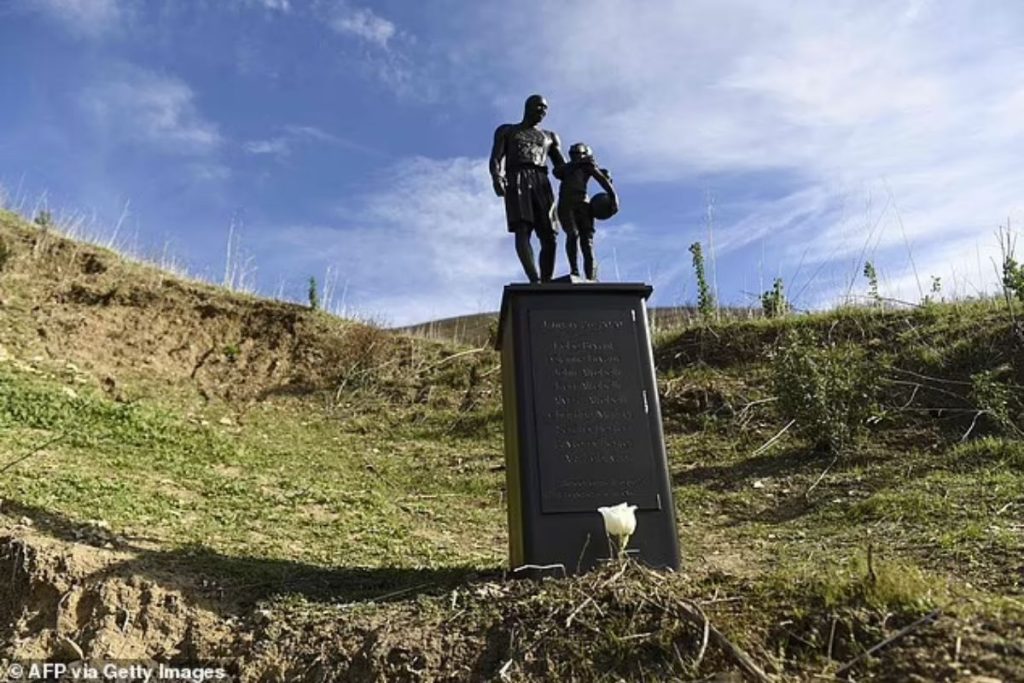 kobe-bryant-statue