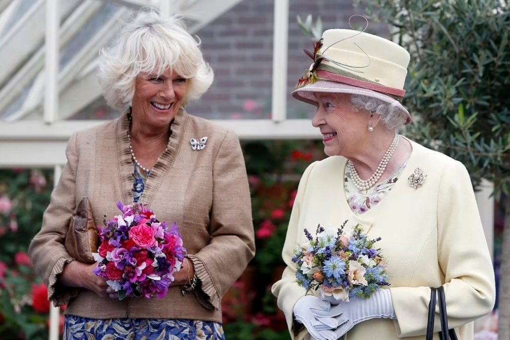 camilla dan ratu elizabeth ii