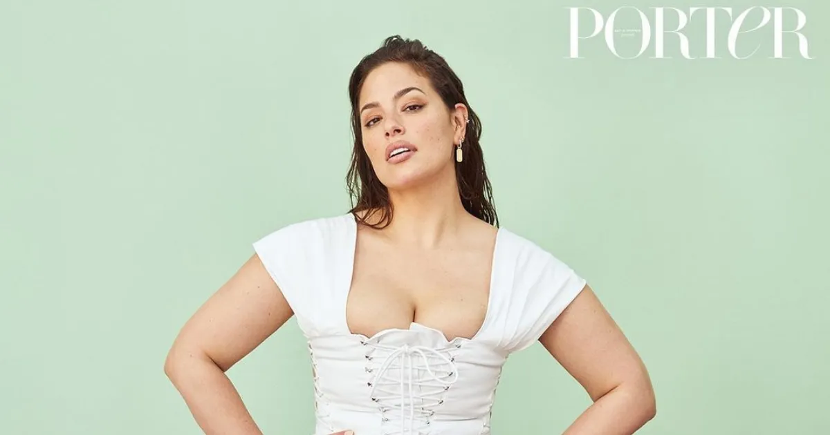 Ashley Graham Pamer Foto Bersama Si Kembar. Siapa Ya Namanya?