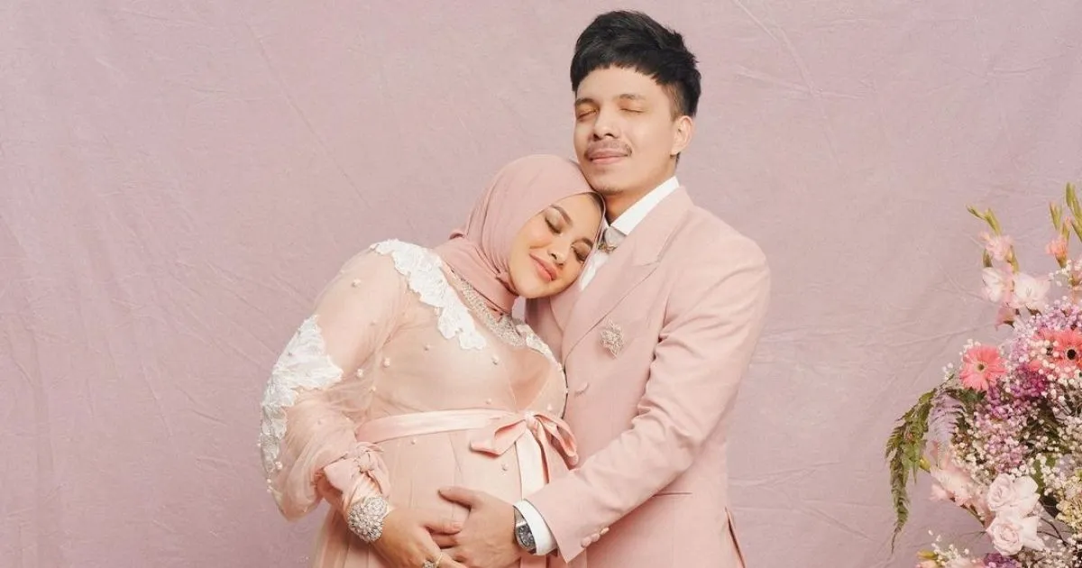 Aurel Hermansyah Akhirnya Melahirkan di Tanggal Cantik, Ini Foto-Foto Bayinya!