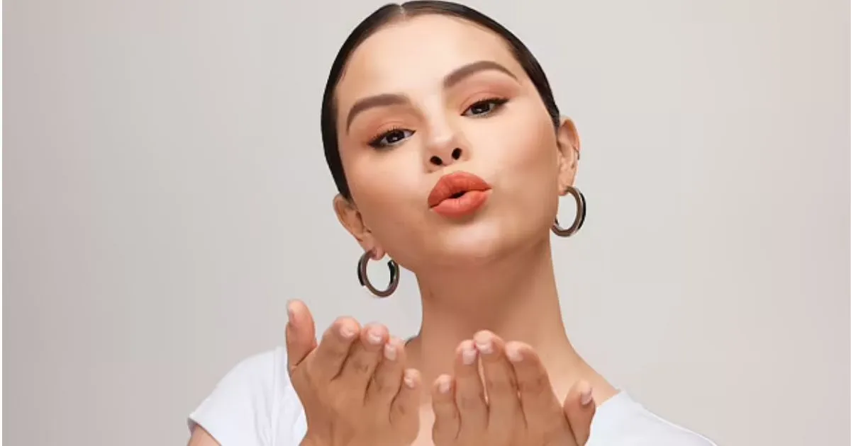 Masuk Jajaran Wanita Tercantik, Selena Gomez Ternyata Insecure Sejak Usia 10 Tahun