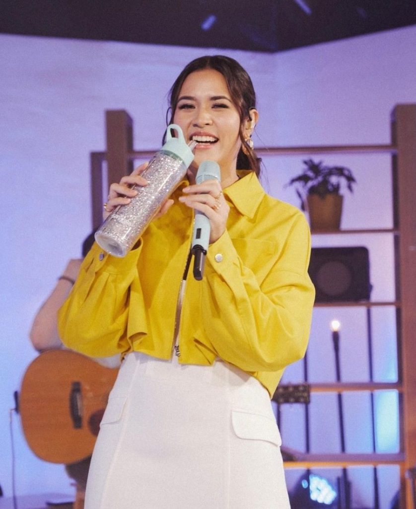 raisa mandi galon