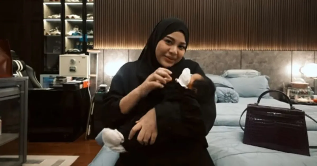 Agar ASI Lancar, Atta Halilintar Beri Hadiah Aurel Hermansyah Tas Hermes Rp1,4 miliar