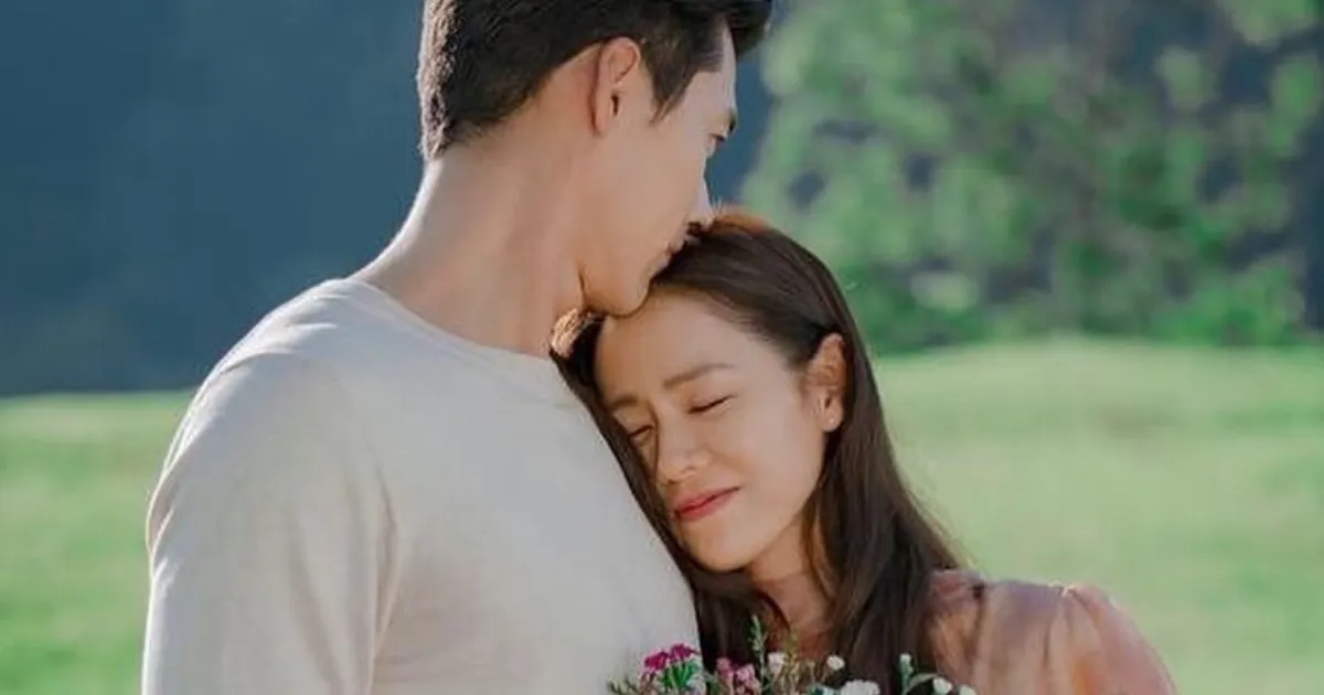 Jelang Nikah, Perut Buncit Son Ye Jin Jadi Sorotan. Hamil?