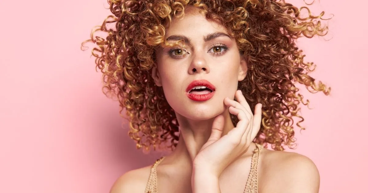 5 Tips Merawat Rambut Keriting