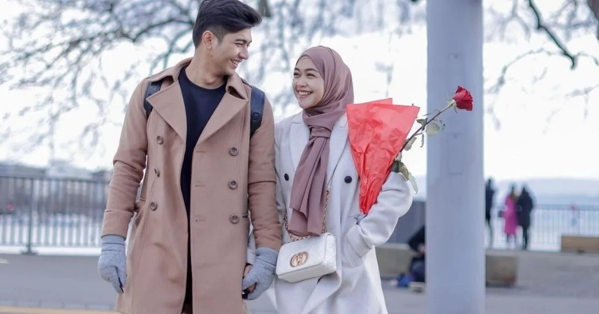 Potret Ria Ricis Pamer Baby Bump. Gemesin Abis!