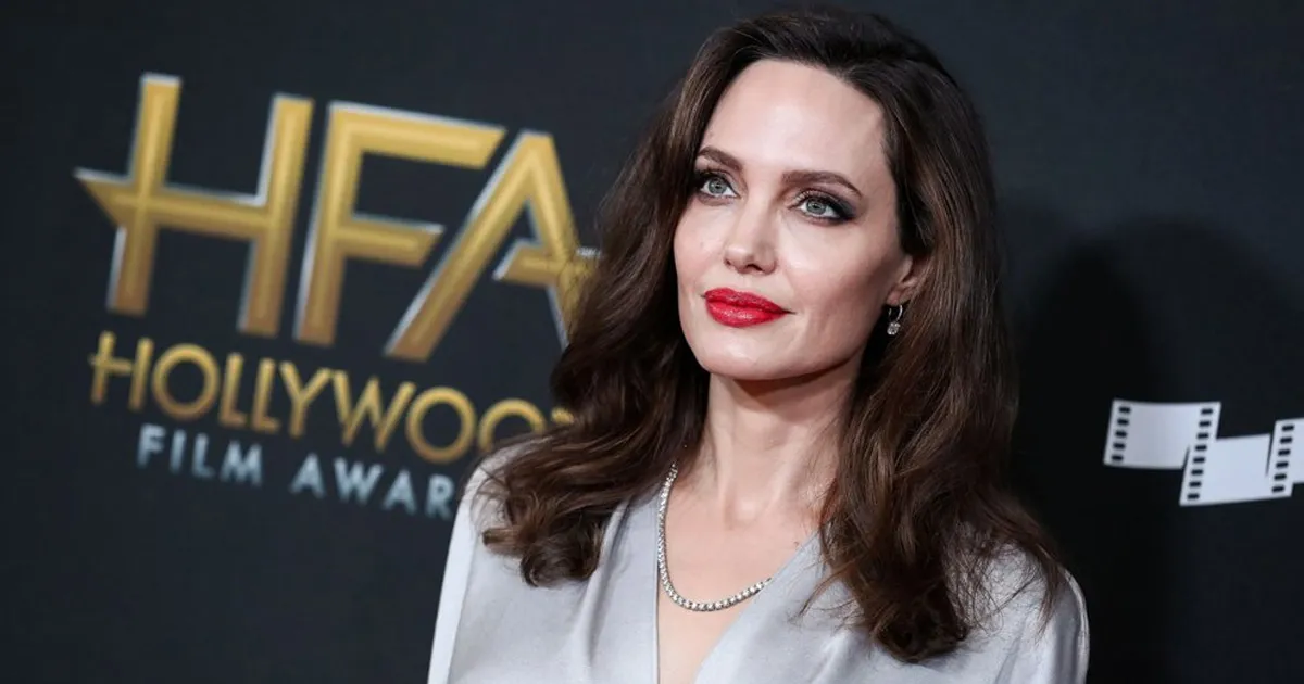 Angelina Jolie Bantu Pengungsi Yaman di Tengah Konflik Ukraina – Rusia
