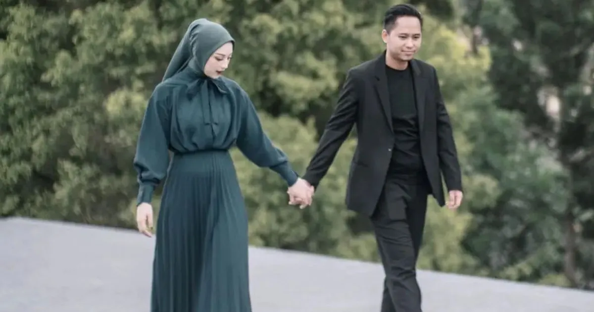 Istri Doni Salaman Diisukan Hamil dan Gugat Cerai, Ini Faktanya!
