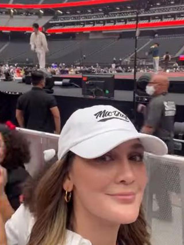 luna maya bts