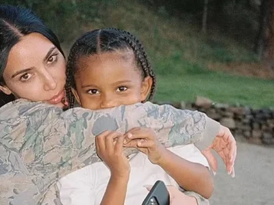kim-kardashian-bersama-saint-west