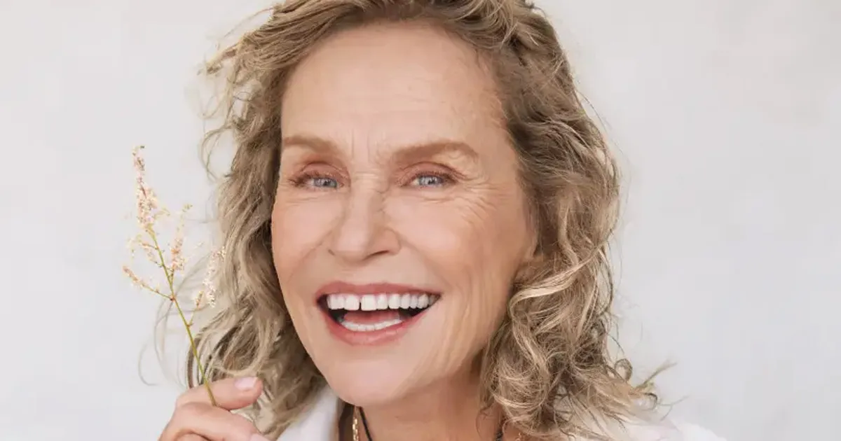 Telanjang Dada di Usia 78, Ini Potret Terbaru Lauren Hutton yang Ngaku makin Percaya Diri