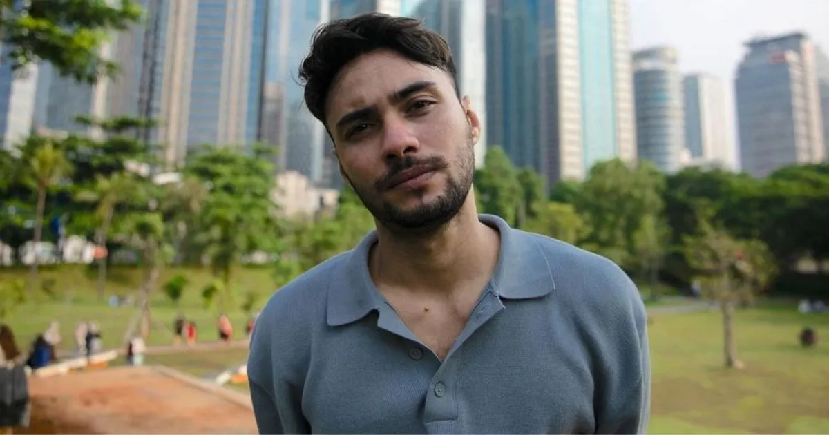 Masuk Nominasi Pria Tertampan di Dunia. Ini Sederet Film Refal Hady yang Makin Bikin Kamu Klepek-Klepek