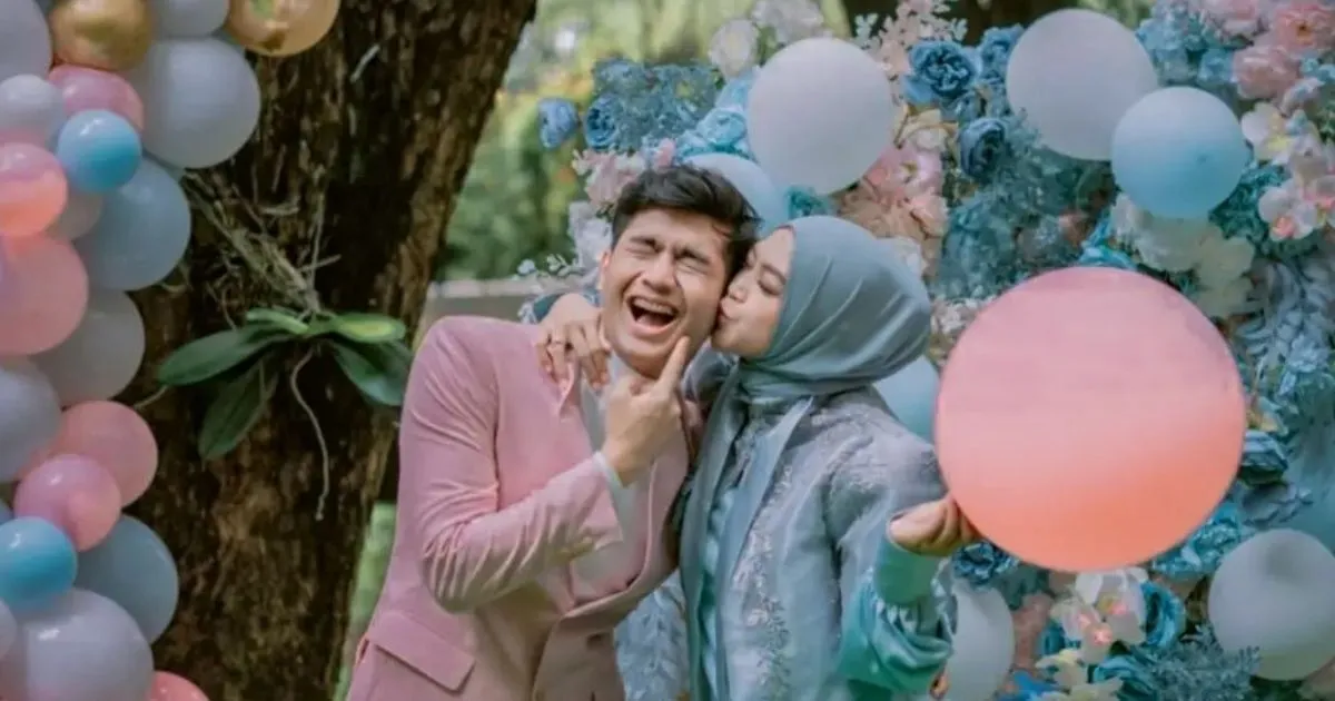 7 Potret Bahagia Ria Ricis dan Teuku Ryan Saat Umumkan Jenis Kelamin Bayinya