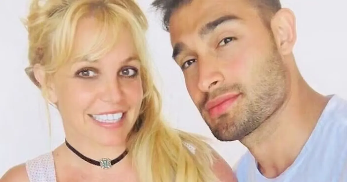 Gila! Britney Spears Posting 9 Foto Telanjang Sekaligus