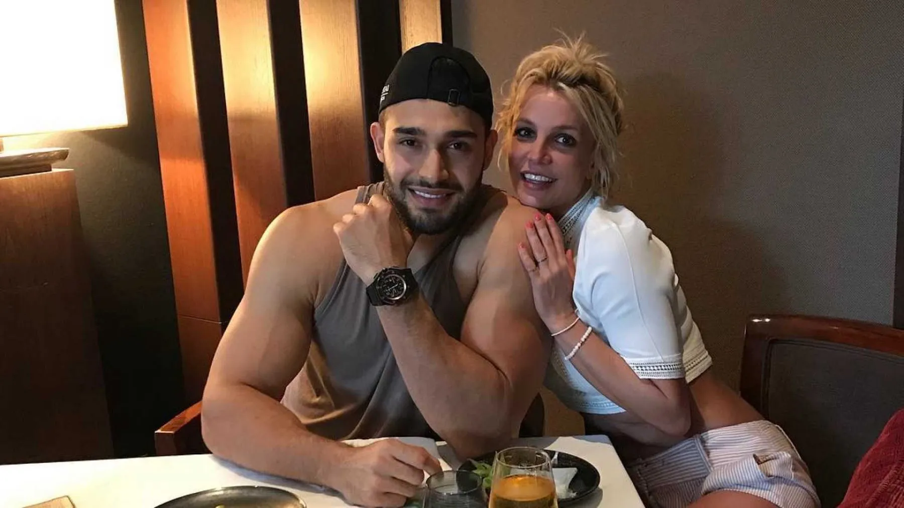 Britney Spears dan Sam Asghari Akhirnya Ungkap Jenis Kelamin Anaknya