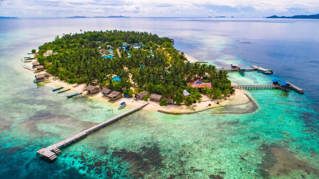 desa-arborek-raja-ampat-papua
