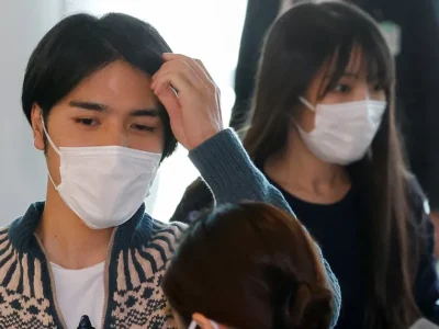 putri-mako-saat-di-bandara