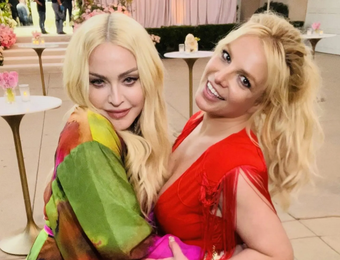 Nostalgia! Britney Spears dan Madonna Kembali Ciuman Bibir