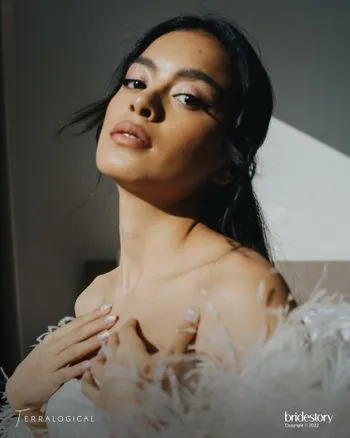 6 Potret Eva Celia yang Memesona Kenakan Busana Pengantin