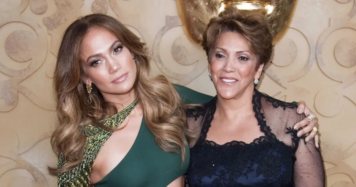 Jennifer Lopez Kerap Dipukuli Ibu Waktu Kecil. Guadalupe Rodriguez: Dia Sulit Diatur!