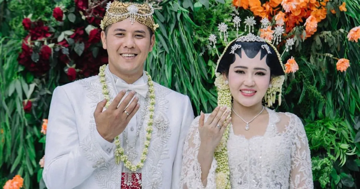 Nggak Mau Kecolongan, Via Vallen dan Chevra Buat Perjanjian Pra Nikah. Apa Saja Isinya?